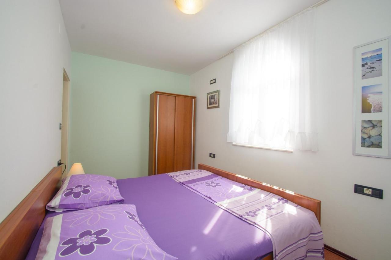 Apartments Marija - By The Sea Rogoznica  Exterior foto