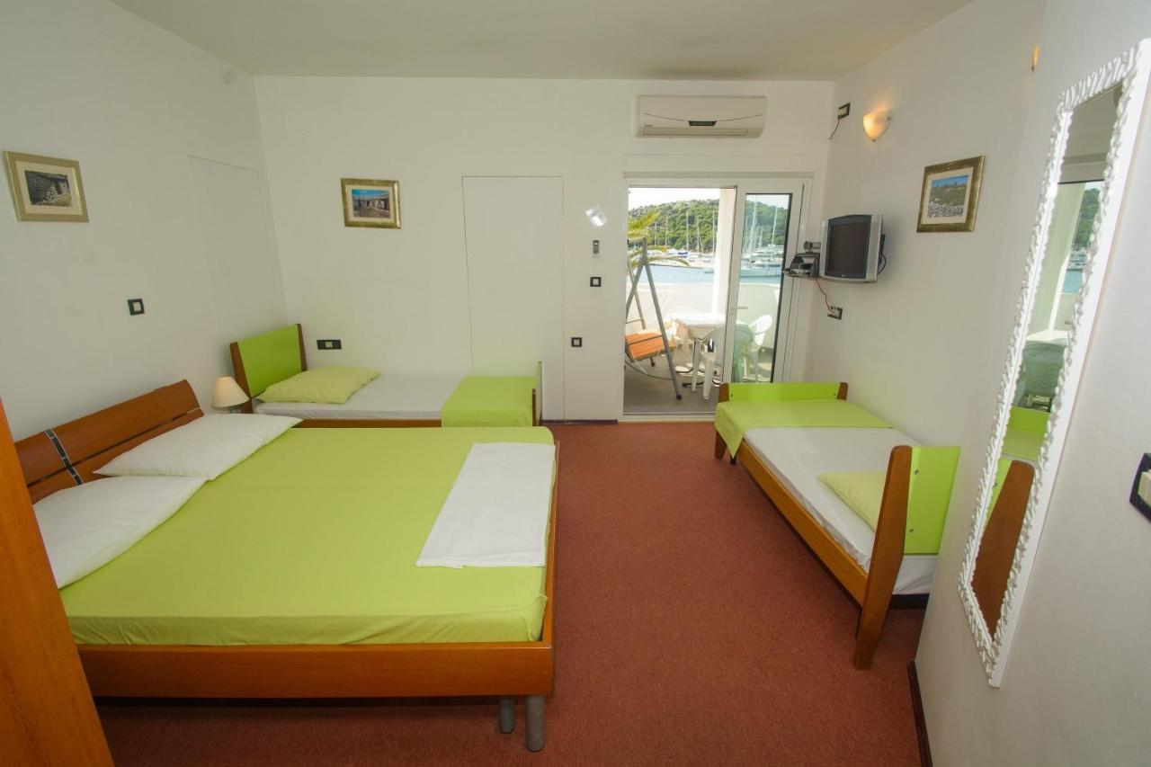 Apartments Marija - By The Sea Rogoznica  Exterior foto