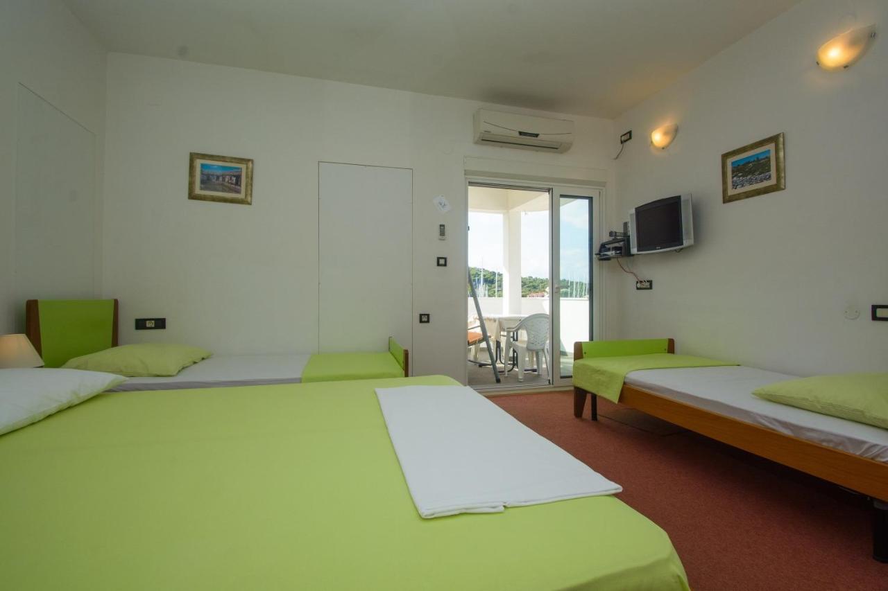 Apartments Marija - By The Sea Rogoznica  Exterior foto